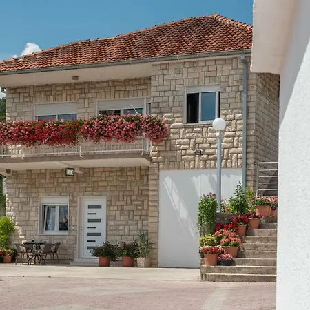 Matea アパート *